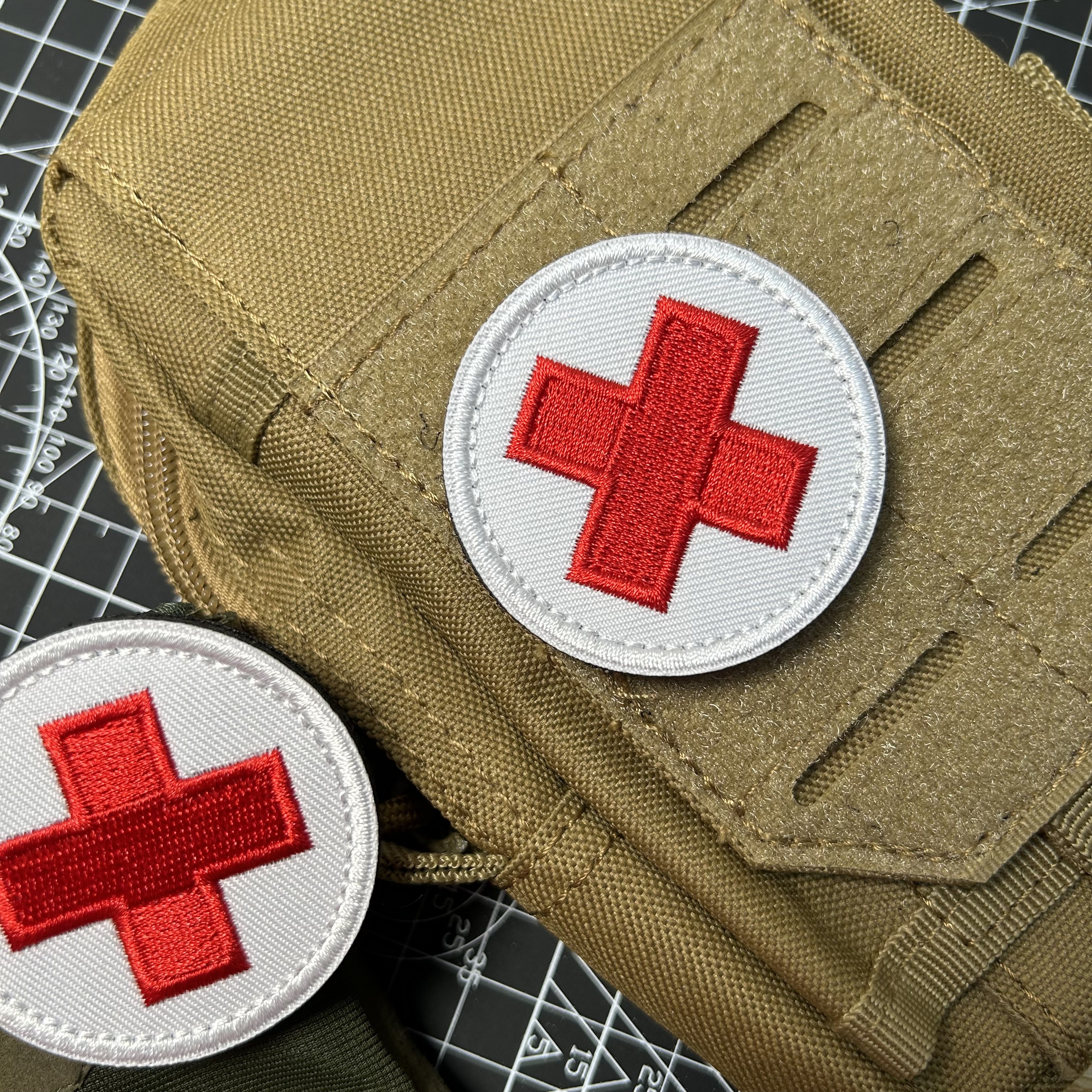 First Aid Red Cross Round Patc - First Aid Bag Kit のレビューと価格